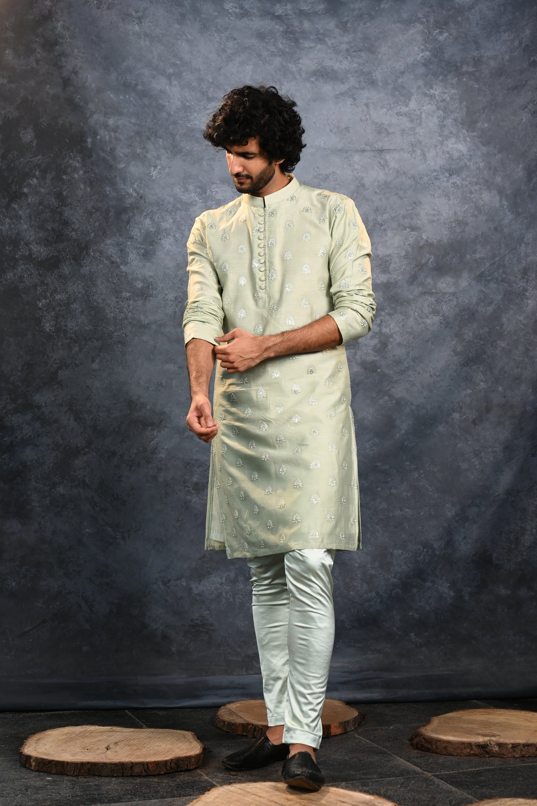 Nazrain Kurta