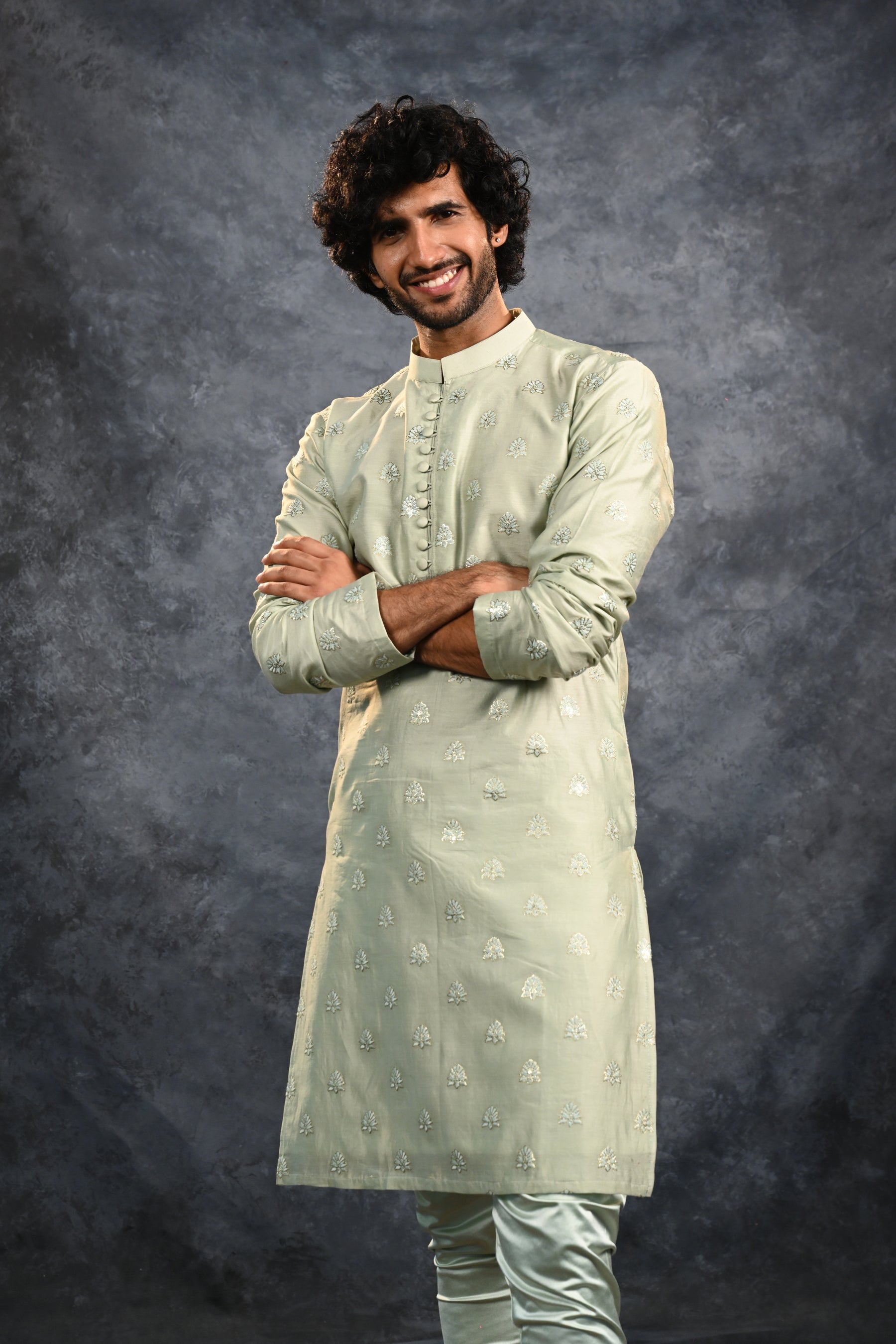 Nazrain Kurta