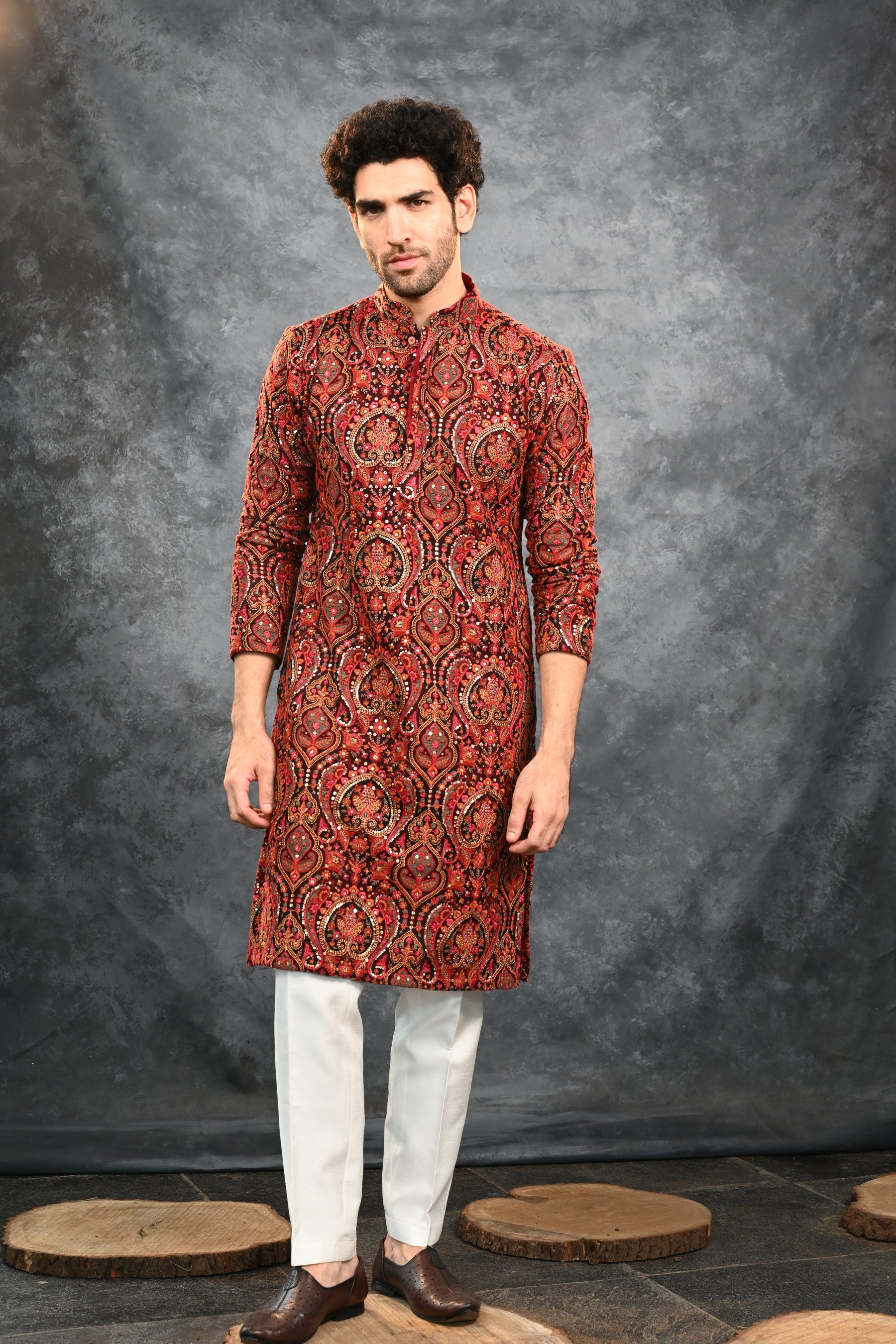 Ahil Kurta